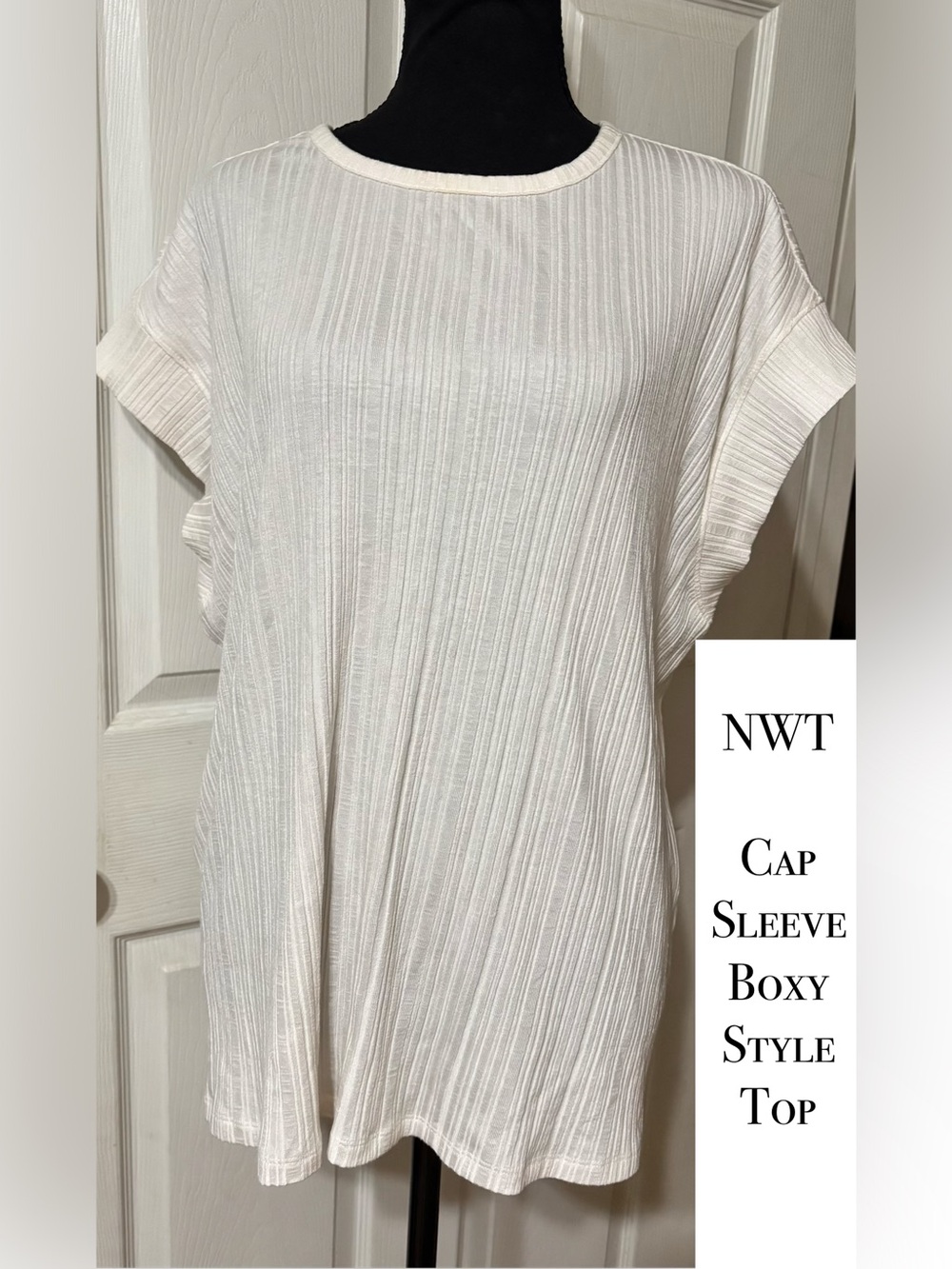Women’s ivory ribbed cap-sleeve boxy style top